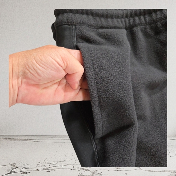 Reebok Men's Dark Grey Thermowarm Jogger Pants Size 2XL - Picture 3 of 9